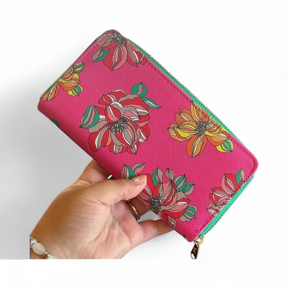 Trina Turk Handbags - Trina Turk Floral Pink Wallet NWB New with Box 🗃️